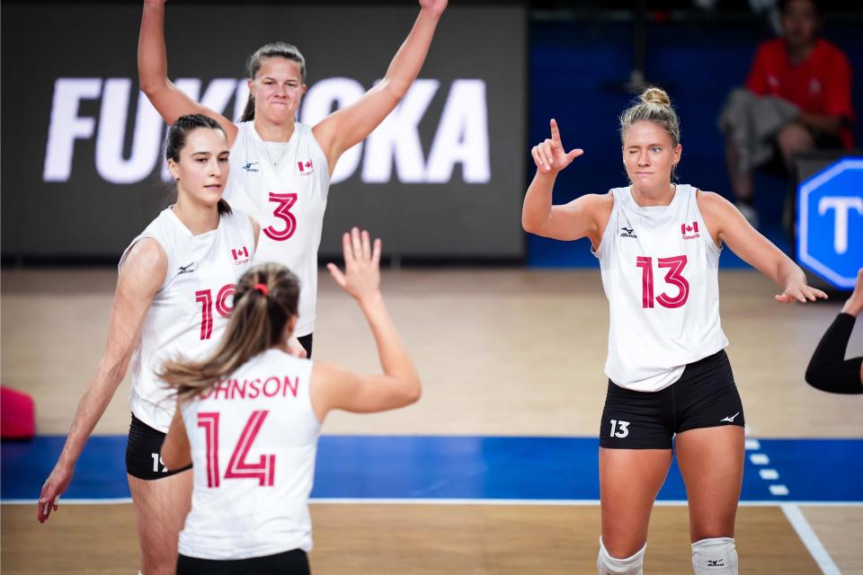 荷兰女排横扫加拿大!距离奥运还差1局,格雷泪洒现场,11席已定