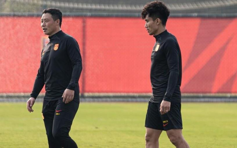 国足教练组已确定7名具体成员郑智等人将陪同外教考察国脚