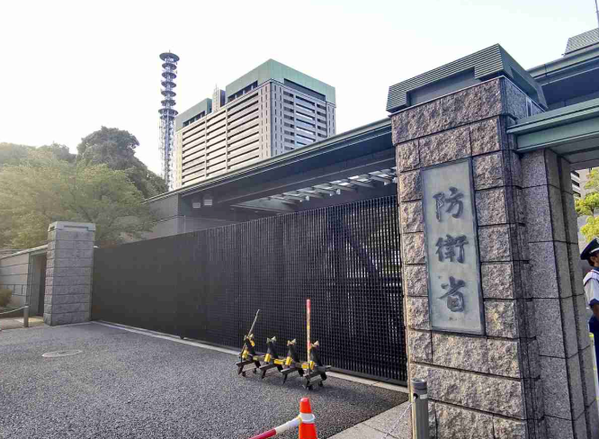 日本自卫队将全面解除女性服役限制 可参与应对核生化任务_腾讯新闻