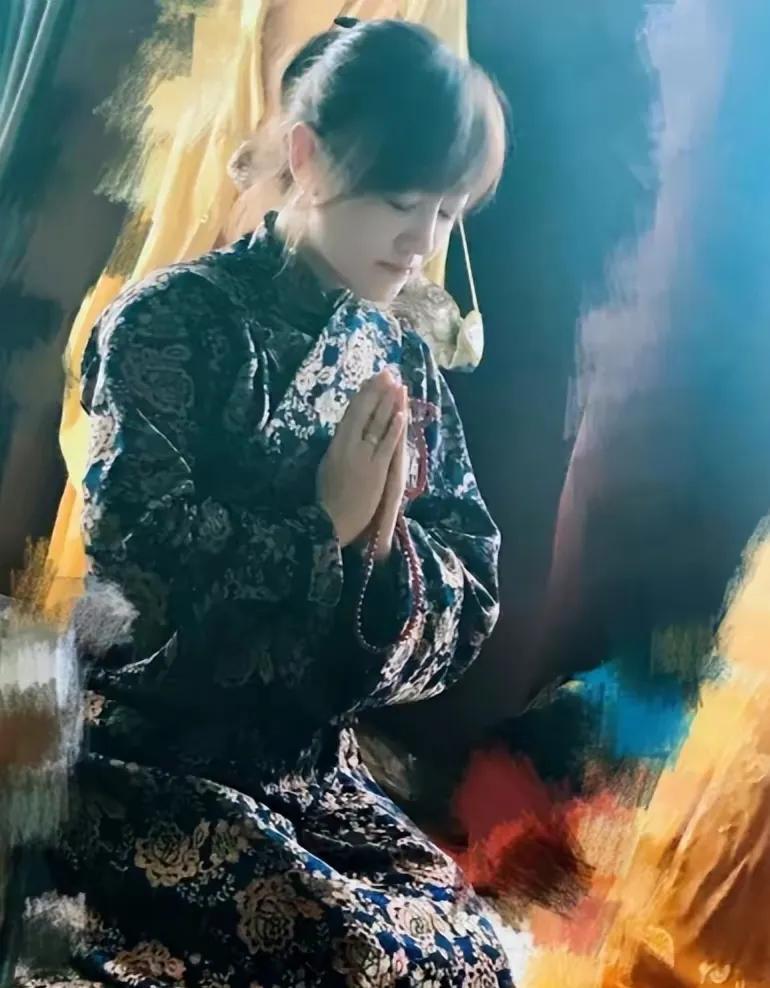 薛佳凝:分手13年,胡歌已婚她则已皈依佛门,一别两宽请勿心疼