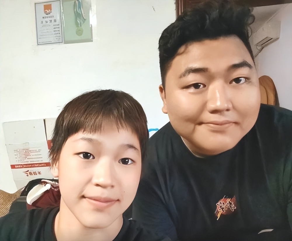 幸福时刻，全红婵哥哥晒出与妹妹在北京的合影嵊州凹凸教育2023已更新(头条/哔哩哔哩)嵊州凹凸教育