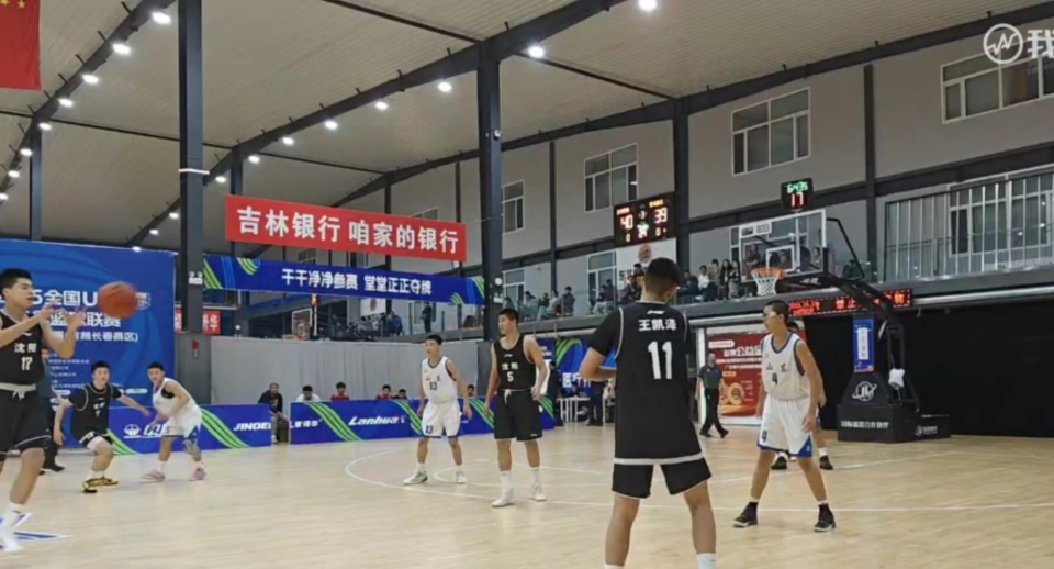 憋屈输球！山东男篮单节崩盘惨遭逆转，无缘前五，朱赫拼尽全力难挽败局