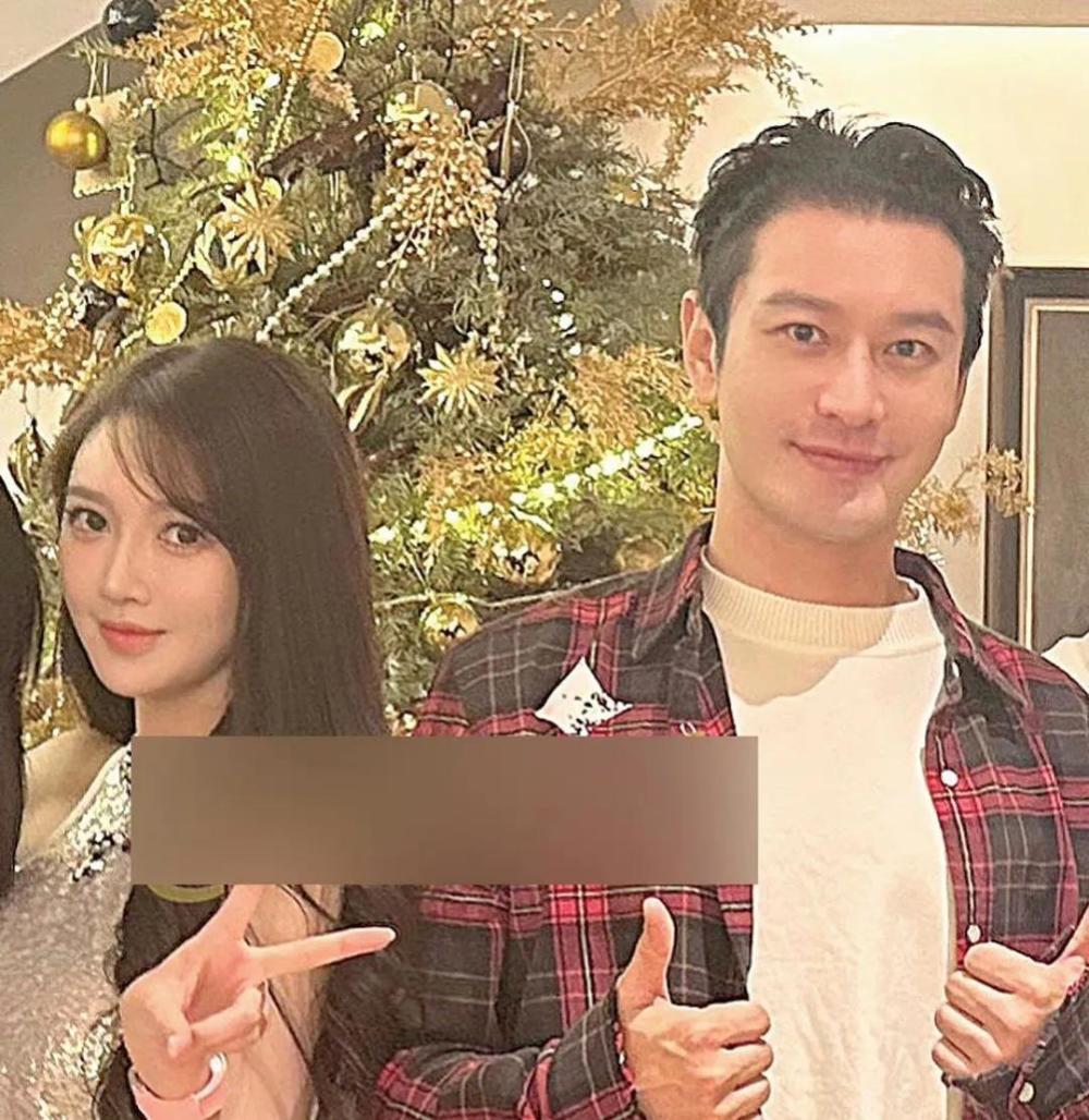 黄晓明与女友酒吧嗨玩到半夜!