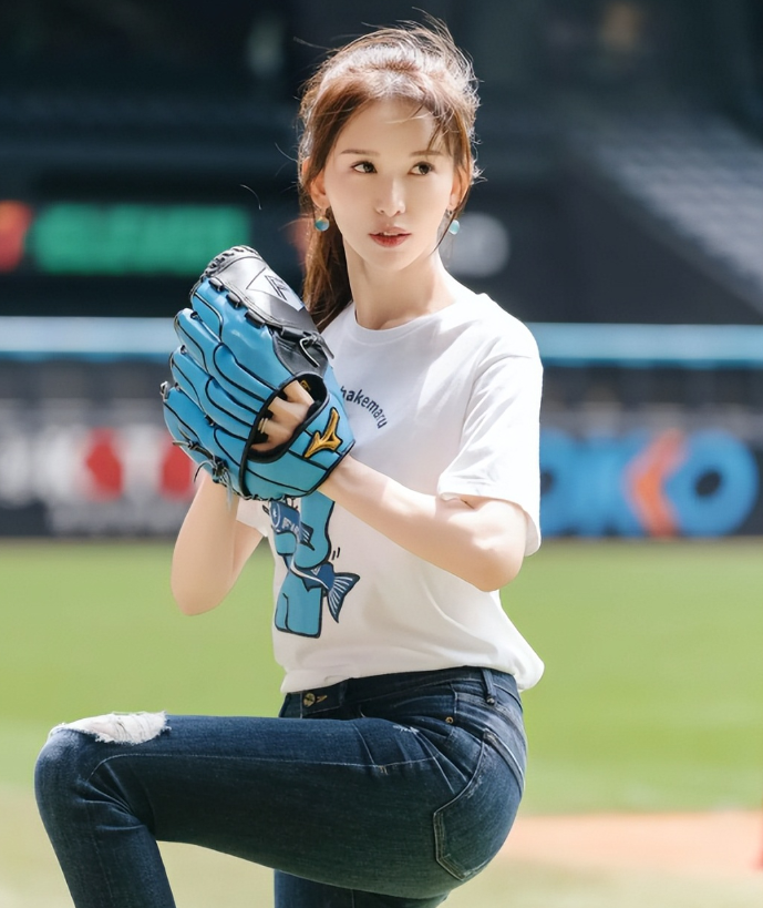 大s现身韩国被偶遇!带老公孩子出门玩,状态苍老网友直言认不出