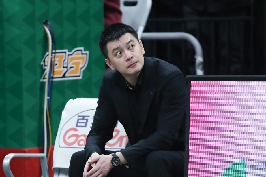 杨鸣卸任辽宁益胜篮球俱乐部总裁一职,或重返cba执教_腾讯新闻