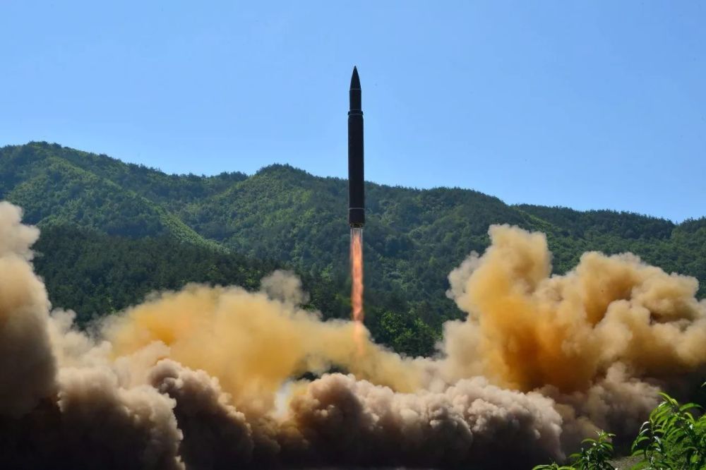 North Korea premiered to make the ballistic missile twice a day, and it is not a fantasy to attack the United States.