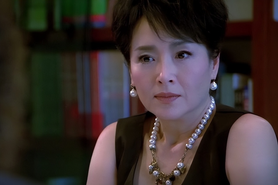 在2008年上映的电影《夺帅》中,恬妞饰演大哥洪金宝的女人,而且还是