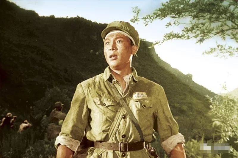 "为了胜利向我开炮",从获奖到去世仅11天,演员刘世龙悲苦一生_腾讯