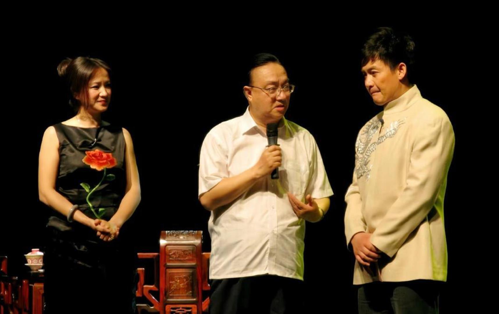 何晴走得太疼，鄰居發小追憶：送鄰居雞蛋，發小為她的退休金奔走 - 