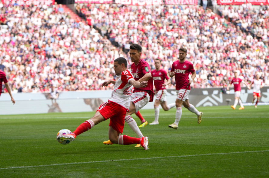 德甲:拜仁2-0科隆终结两连败,格雷罗世界波穆勒锁定胜局,凯恩中柱