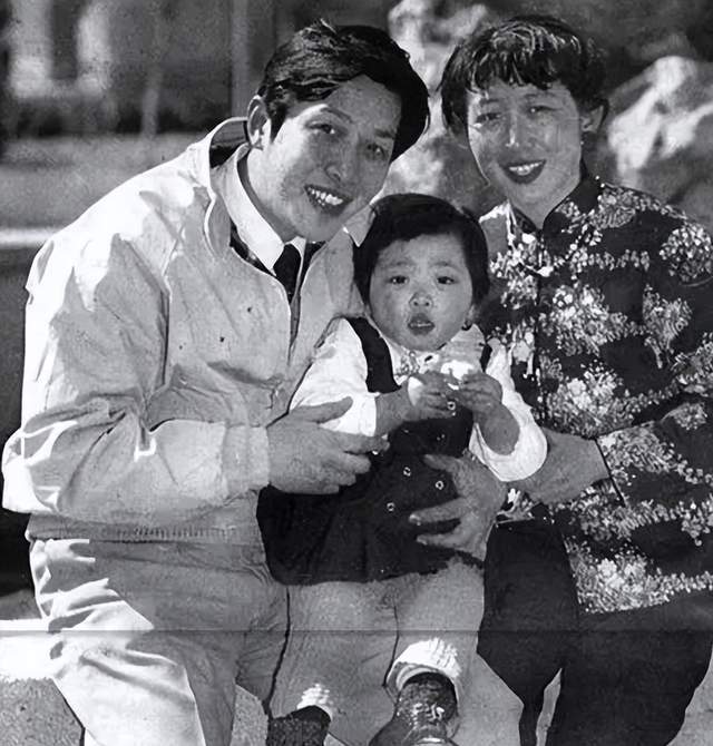 唐国强之女唐莉在生母离世的阴影里长大39岁理解了继母的苦