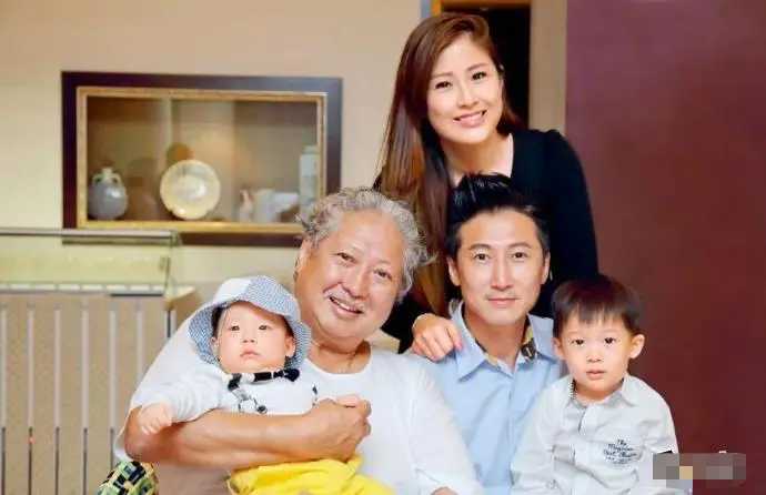 48岁佘诗曼庆生超13位tvb戏骨现身引回忆杀苗侨伟夫妇显年轻