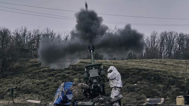 巨大爆炸打响反攻战，数百列火车抵达前线，32万乌军突现4大战场天龙国际娱乐客户端2023已更新(哔哩哔哩/今日)