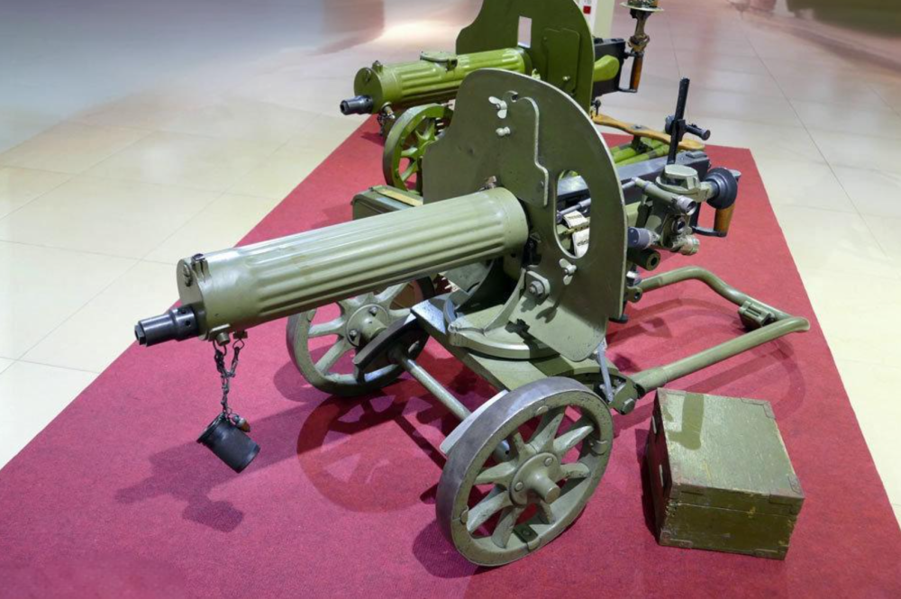 抗战期间国内的重机枪也有苏制型号,就比如马克沁m1910型水冷重机枪.