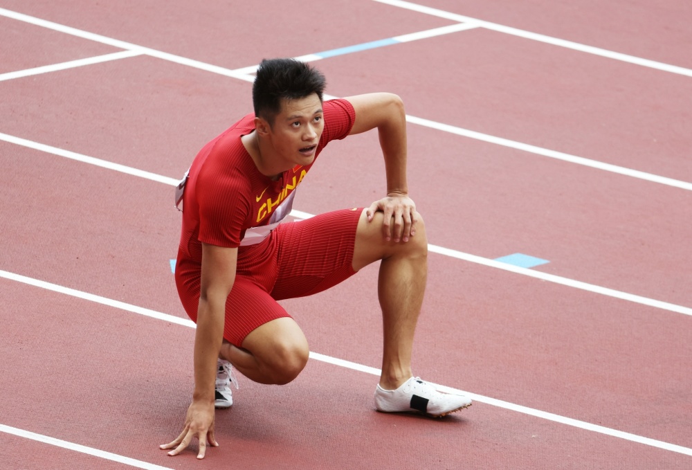 田径亚锦赛男子200米:谢震业遭逆转无缘奖牌 日本冠军季军大笑拥抱