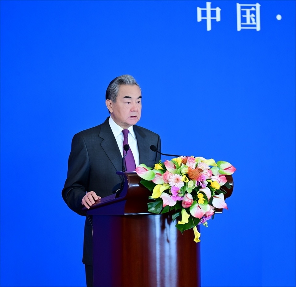 中方通告全球，送赖当局“催命符”，解放军用行动给特朗普立规矩_腾讯新闻