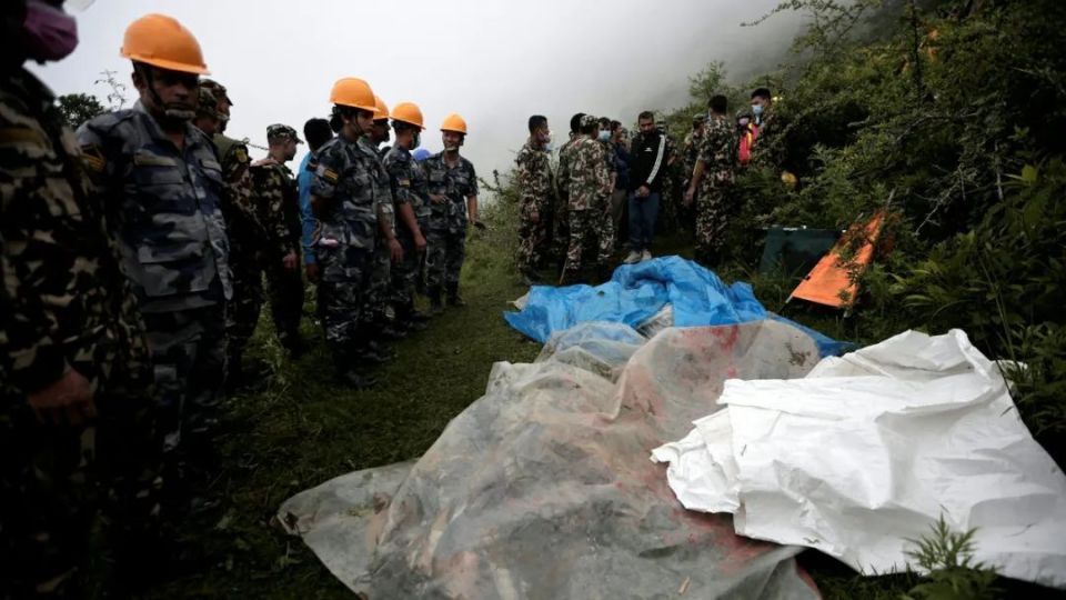 【国际】直升飞机在尼泊尔坠毁中国公民死亡