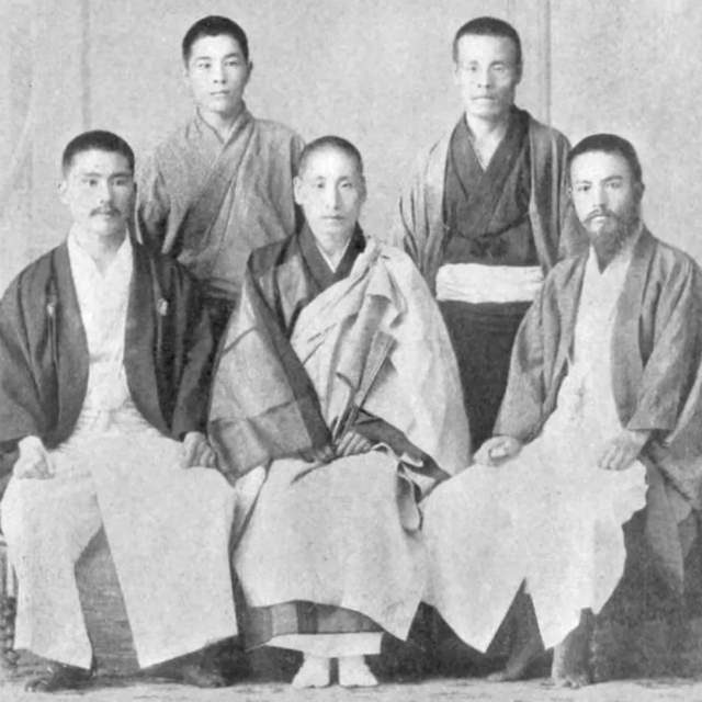 明治维新后,日本作为一个岛国,其地狭人稠的矛盾日益突出.