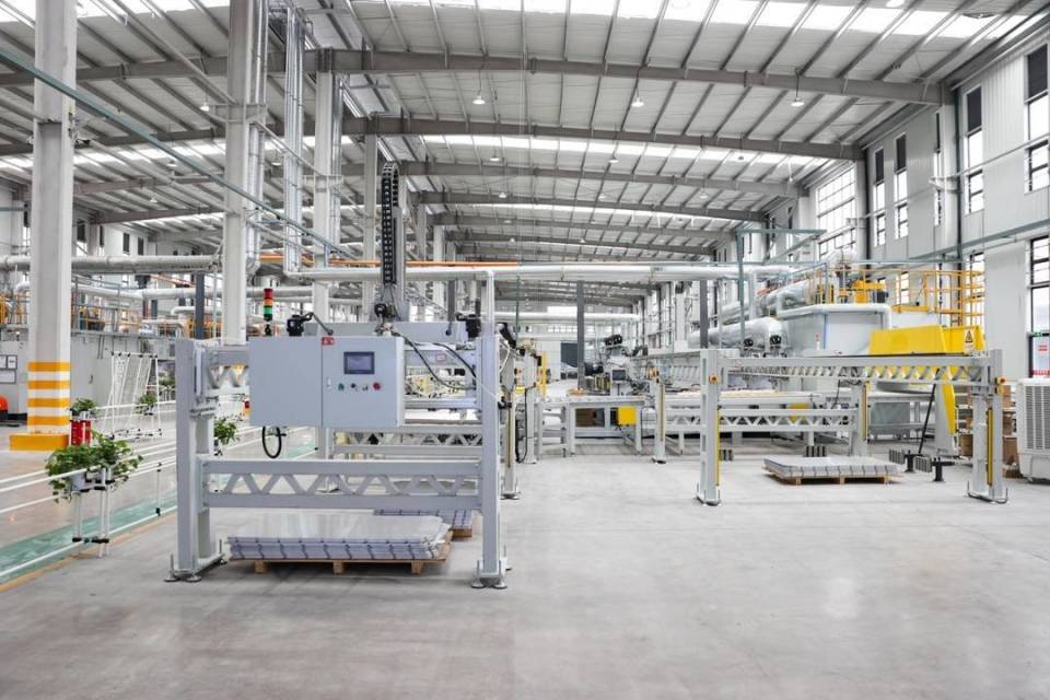 优化营商"软"环境 四川宜宾翠屏区为锂电产业注入动力