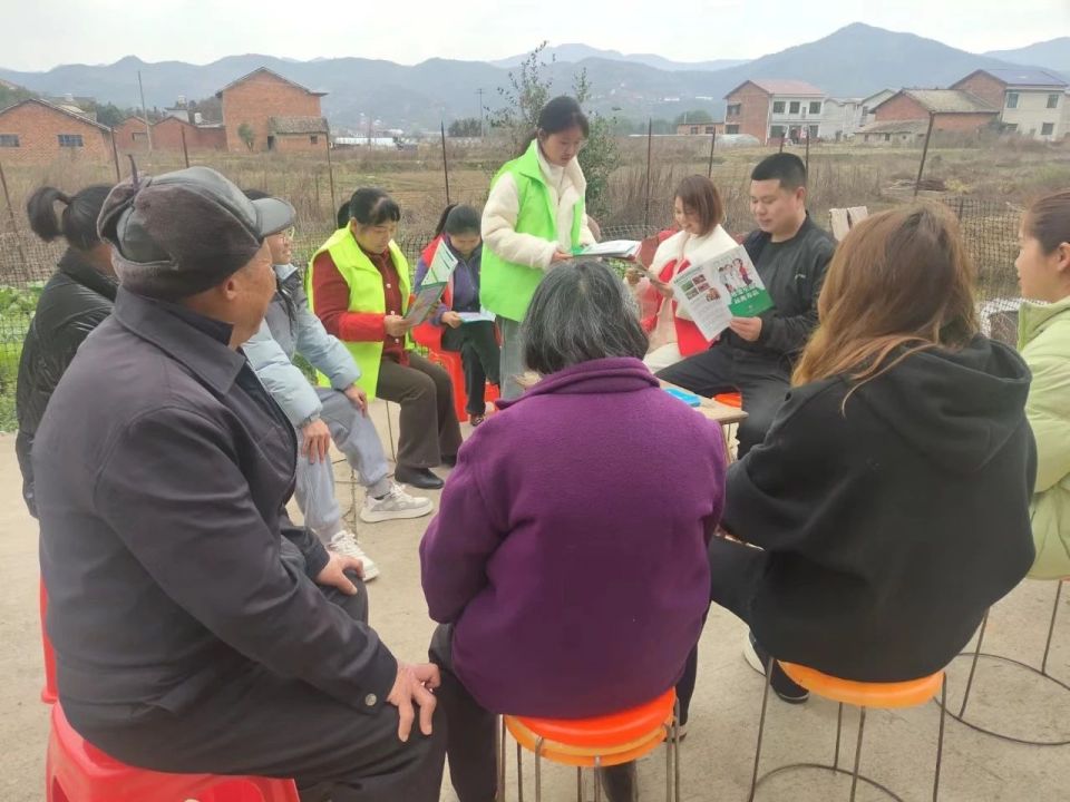 醴陵市李畋镇屋场围坐话禁毒共建美丽无毒幸福村