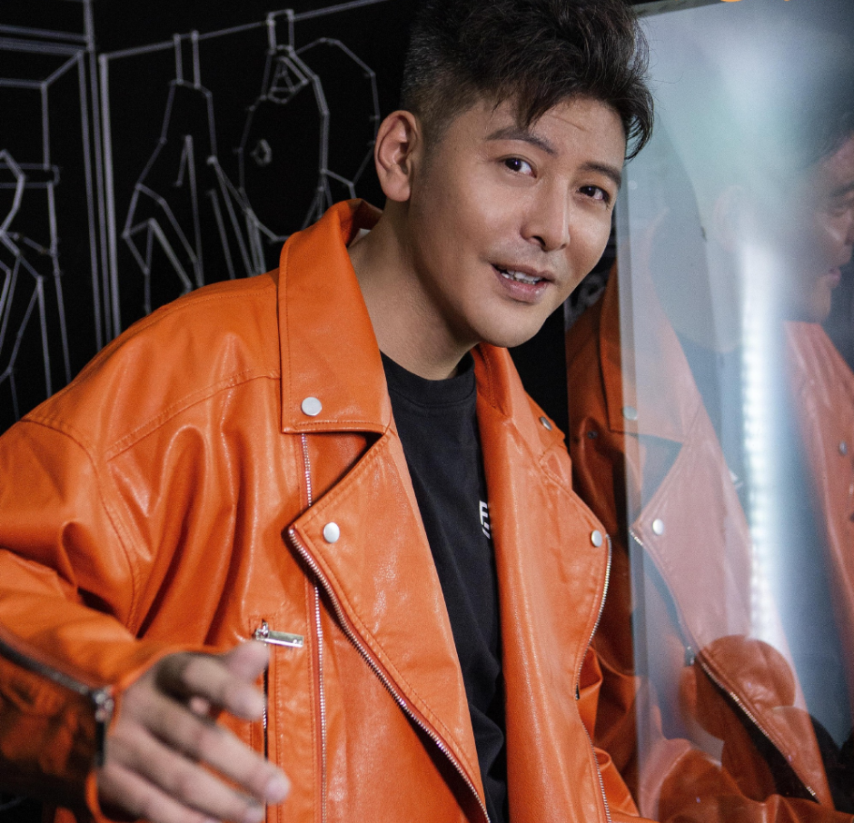 如今人到中年的吴其江,作为演员虽不如人想的大红大紫,但他好戏不断