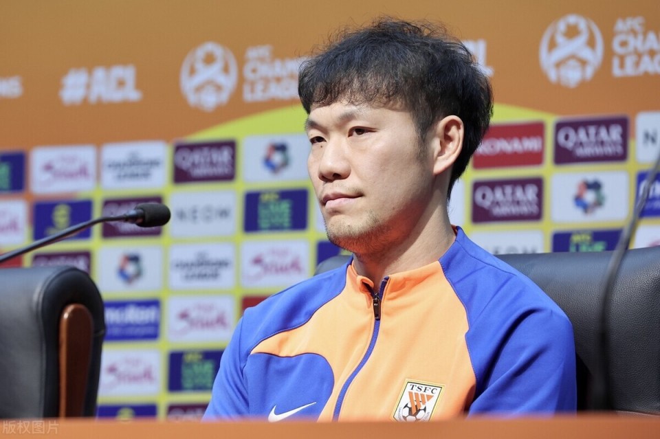 李源一刚入选国足,他就公开放出豪言,要带队在新加