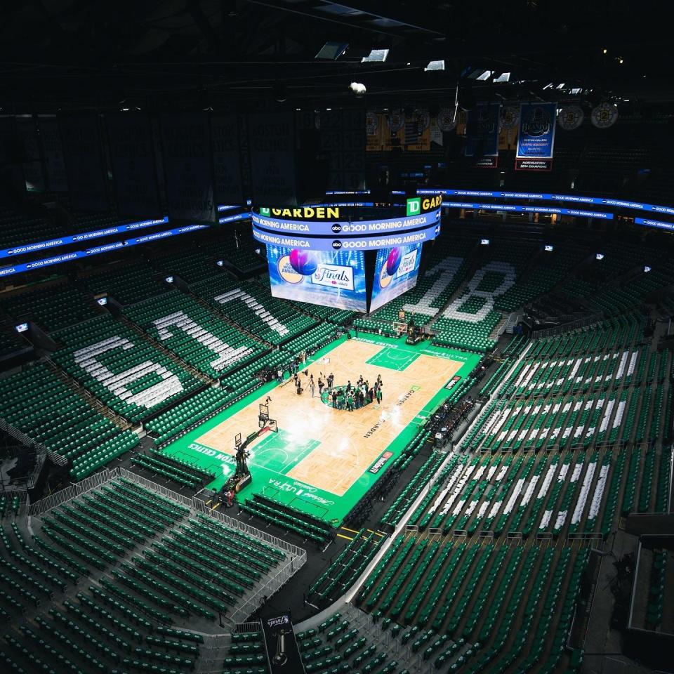 凯尔特人主场提前曝光!巨大"18"暗示球队雄心 应援t恤嘲讽多队