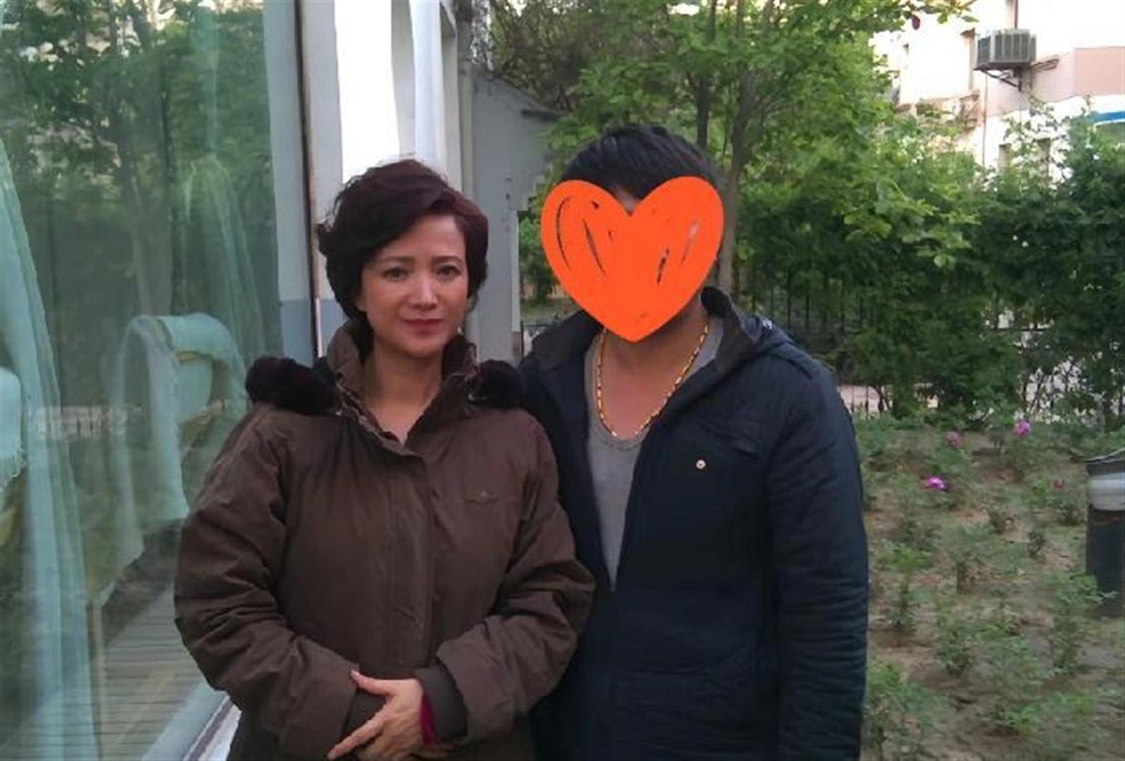 何晴走得太疼，鄰居發小追憶：送鄰居雞蛋，發小為她的退休金奔走 - 