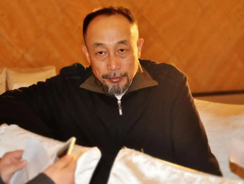 孙海英在美国捡垃圾有反转,在中国挣了很多钱,刚买了辆百万豪车_腾讯