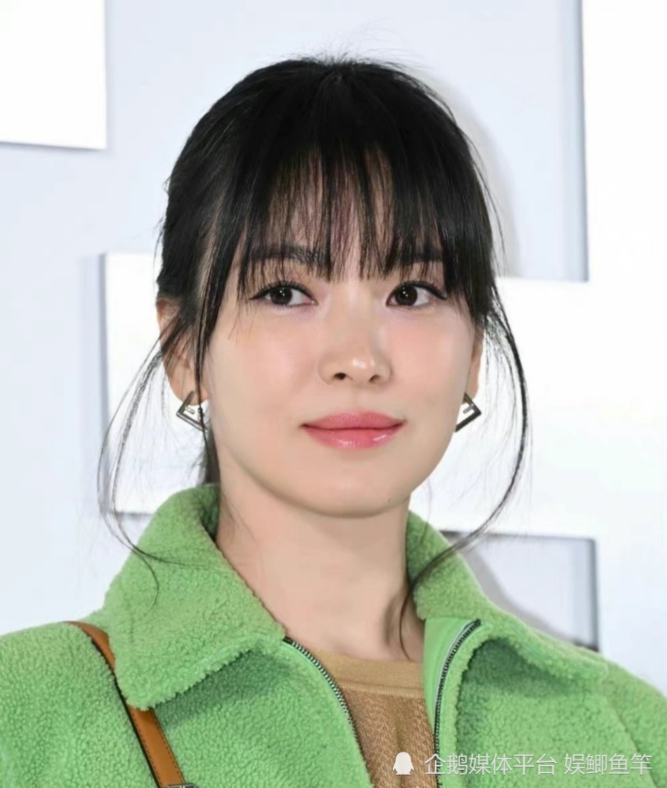 宋慧乔不受前夫影响潇洒出席首尔活动宛如20岁小姑娘