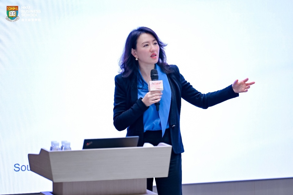 刘倩：中国经济和创新可独辟蹊径 | 香港大学经管学院深圳校区湾区大师讲堂精彩回顾_腾讯新闻