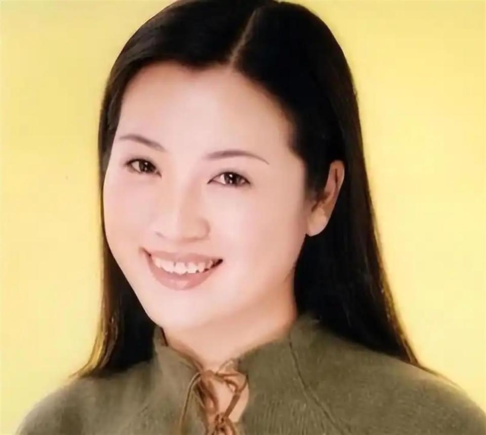 原来她早已离世！曾是朱军搭档，抗癌3年42岁病逝，一生兢兢业业_腾讯新闻