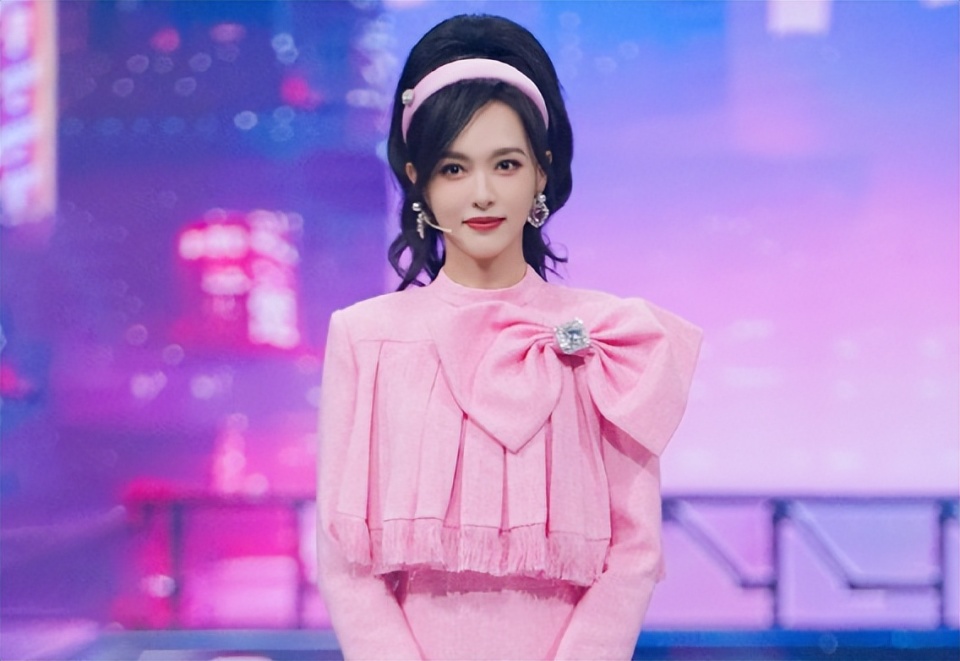 《王牌对王牌》大爆,离开贾玲后,两大女神唐嫣与关晓彤撑起笑点-腾讯