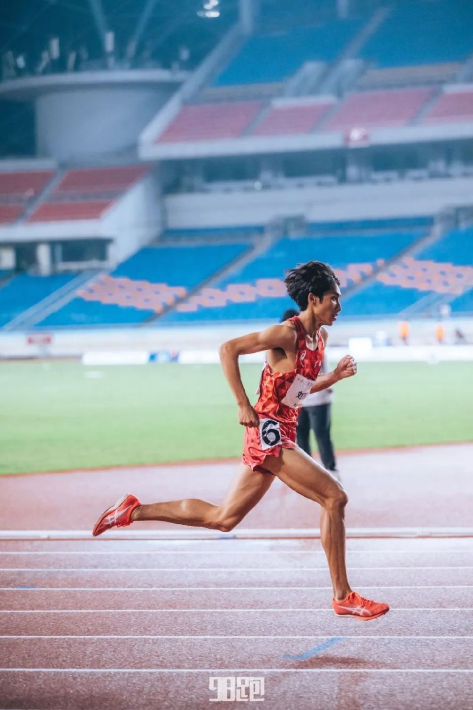 跑视界 | 田径大奖赛:男子110米栏谢文骏回归 徐卓一达标巴黎奥运