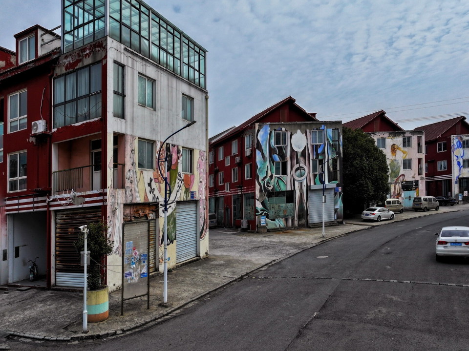 走进南京六合画家村 仿佛进入艺术殿堂_腾讯新闻