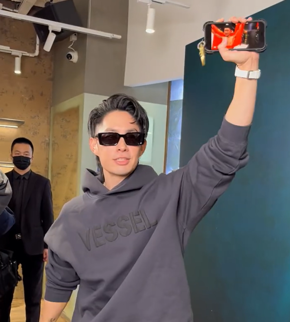 超燃之战宋亚东一致判定获胜撂倒对手大笑赛后霸气回击