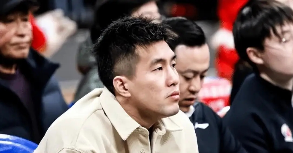 郭艾伦正式回国,朱芳雨主动示弱辽篮,莫兰德给周琦下战书