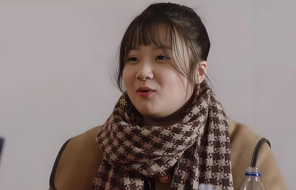 谢广坤28岁妻子曾演《乡村爱情》,剧中还有前妻王小华,女儿唐畅