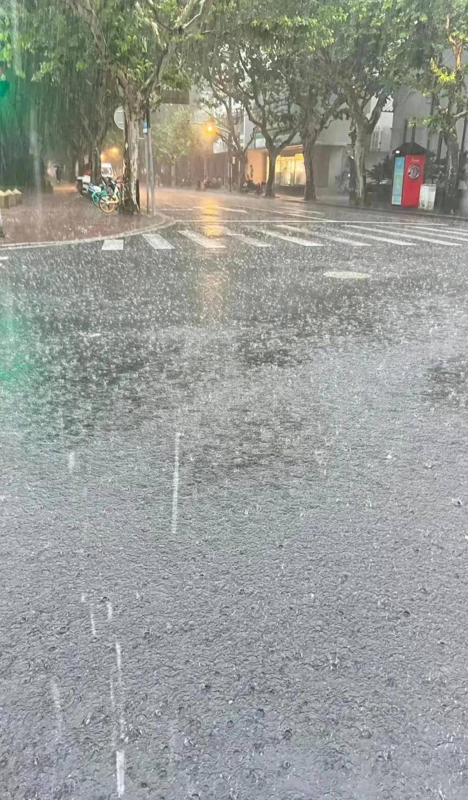 南方特大暴雨可能突破 "历史极值",我们该如何应对?