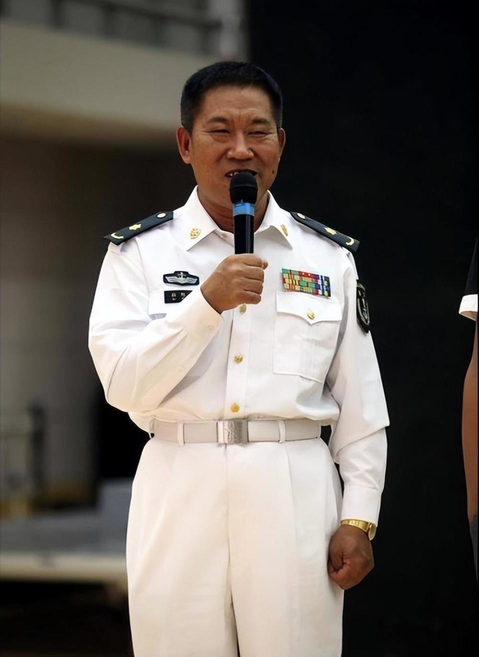 杜旭东道歉宛如"照妖镜",给电诈头目祝寿的明星都被照出来,他们都做了