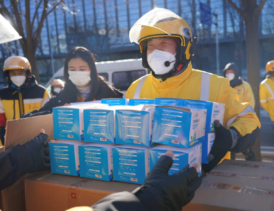 外卖恢复“烟火气”：新骑手日赚千元、月入3万是少数 第 3 张
