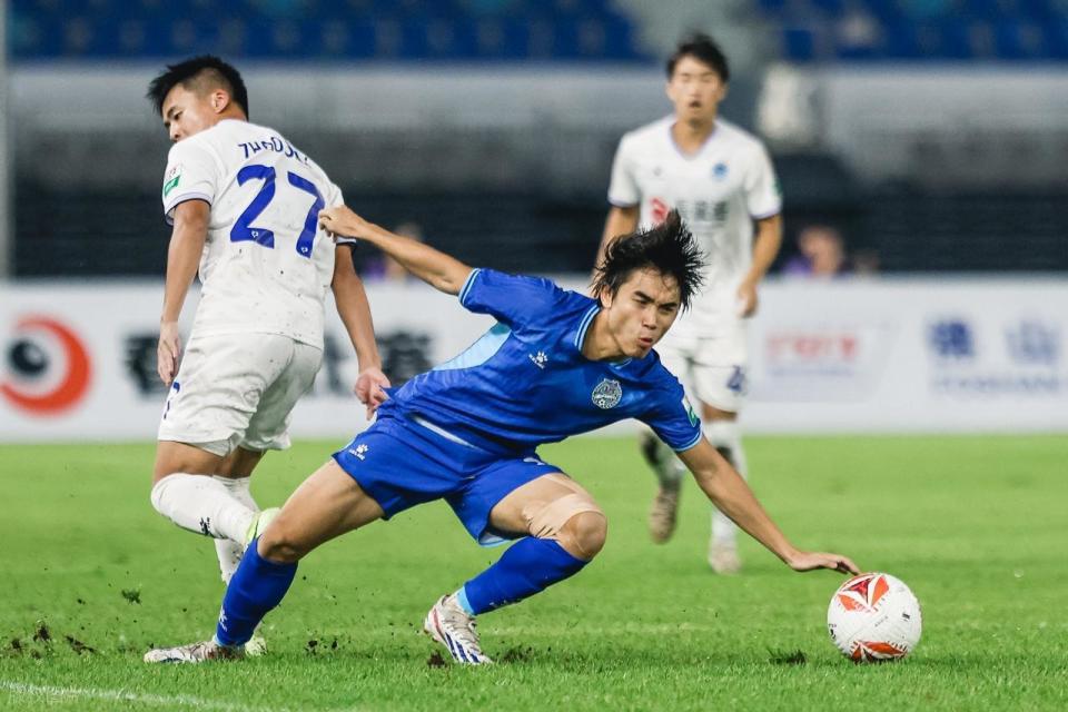 2-1，联赛第14掀翻联赛第7，佛山南狮终结6轮不胜，荷兰悍将双响