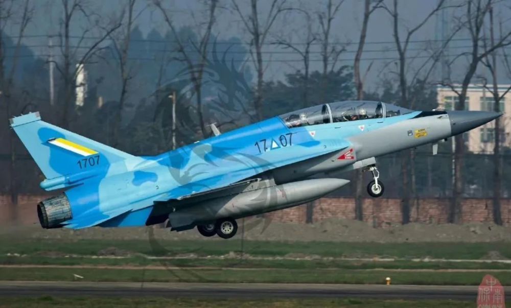 缅甸空军展示两型新锐战斗机,形成中俄战斗机配套体系_腾讯新闻