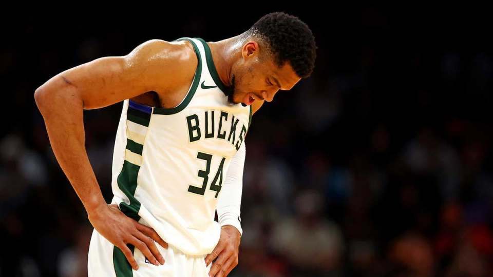 疯狂引援还不满足？字母哥：必须解决这一问题，雄鹿才能变得更好！