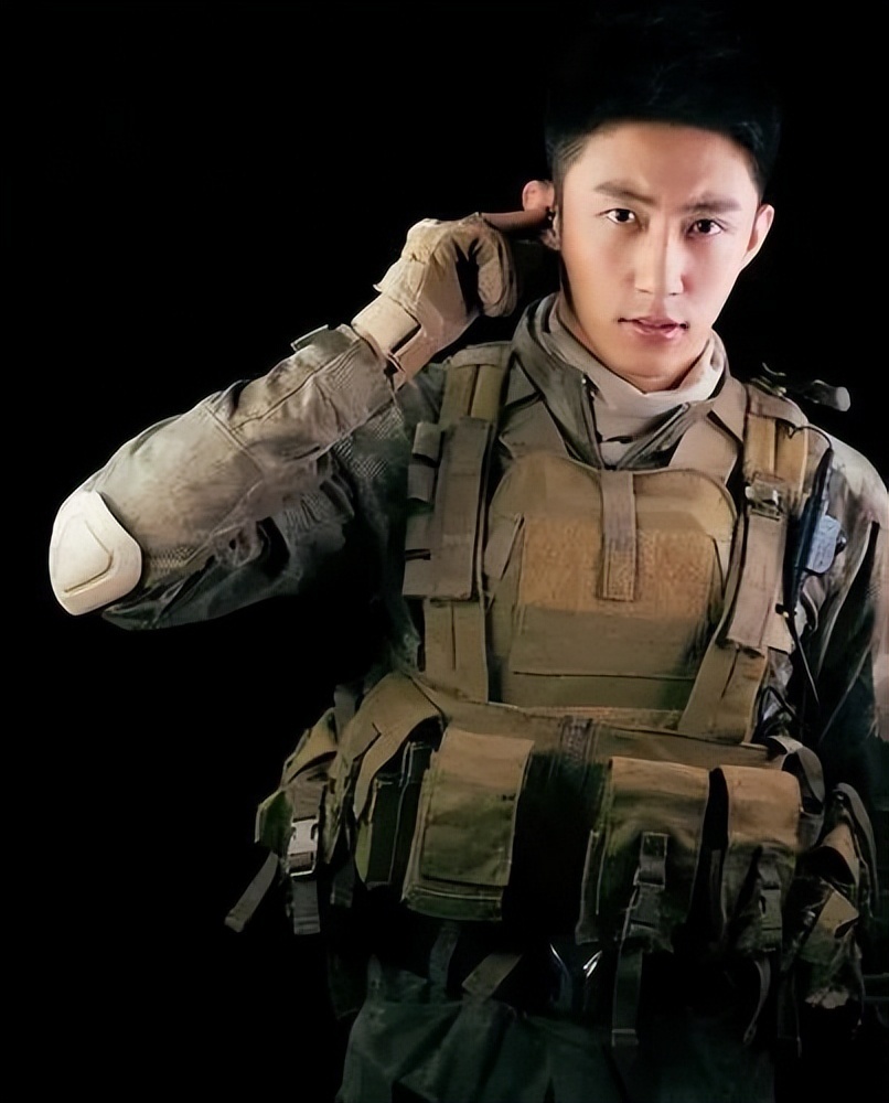 黄景瑜和前妻的极限拉扯什么时候是个头:绯闻女友热巴秀恩爱?