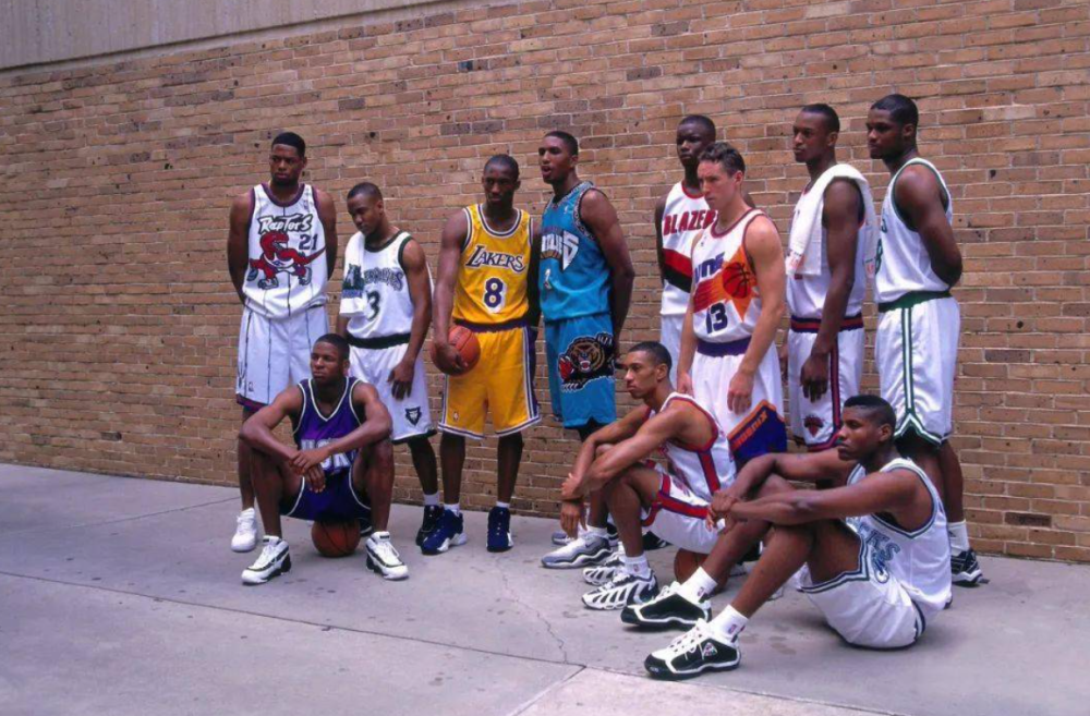 艾弗森:从小生活在排污管道上,单挑赢乔丹,痛击ok组合,拒绝替补而退役