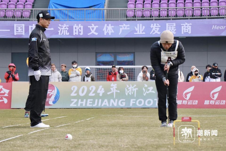 年龄普遍年轻化，以为能慢悠悠打的门球，现在要逼你跑起来_腾讯新闻