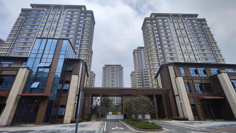 颜值也是美丹家园三期最大的亮点,小区内部绿化,公区相对比较一般