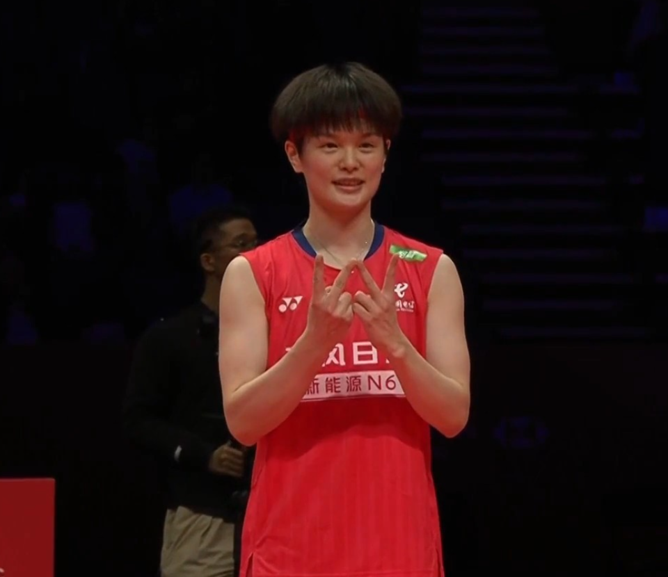 2-0锁四强仍被批统治力不足！王祉怡赛后一笑而过复仇安洗莹可扫质疑-腾讯新闻