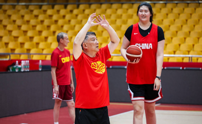 李梦事件发酵，韩旭深夜发声,疑似为李梦出头！女篮风暴升级？